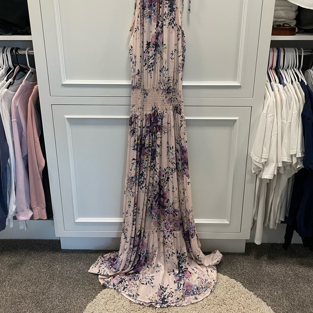 Beautiful sleeveless dress